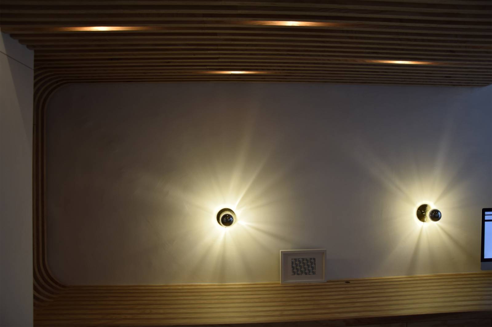 RECONVERSION ET AMÉNAGEMENT D'UN LOCAL COMMERCIAL EN BUREAU À MARSEILLE