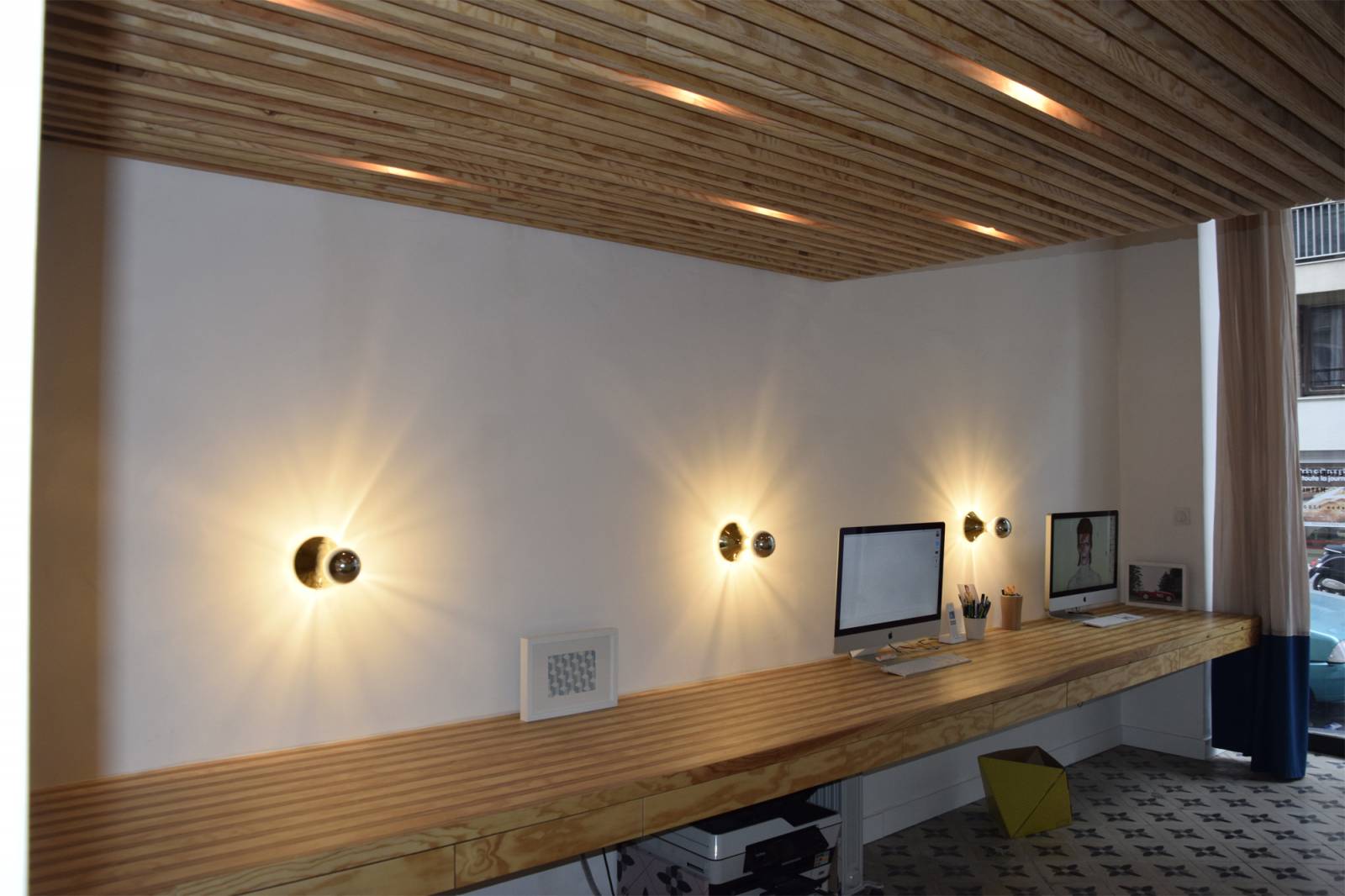 RECONVERSION ET AMÉNAGEMENT D'UN LOCAL COMMERCIAL EN BUREAU À MARSEILLE