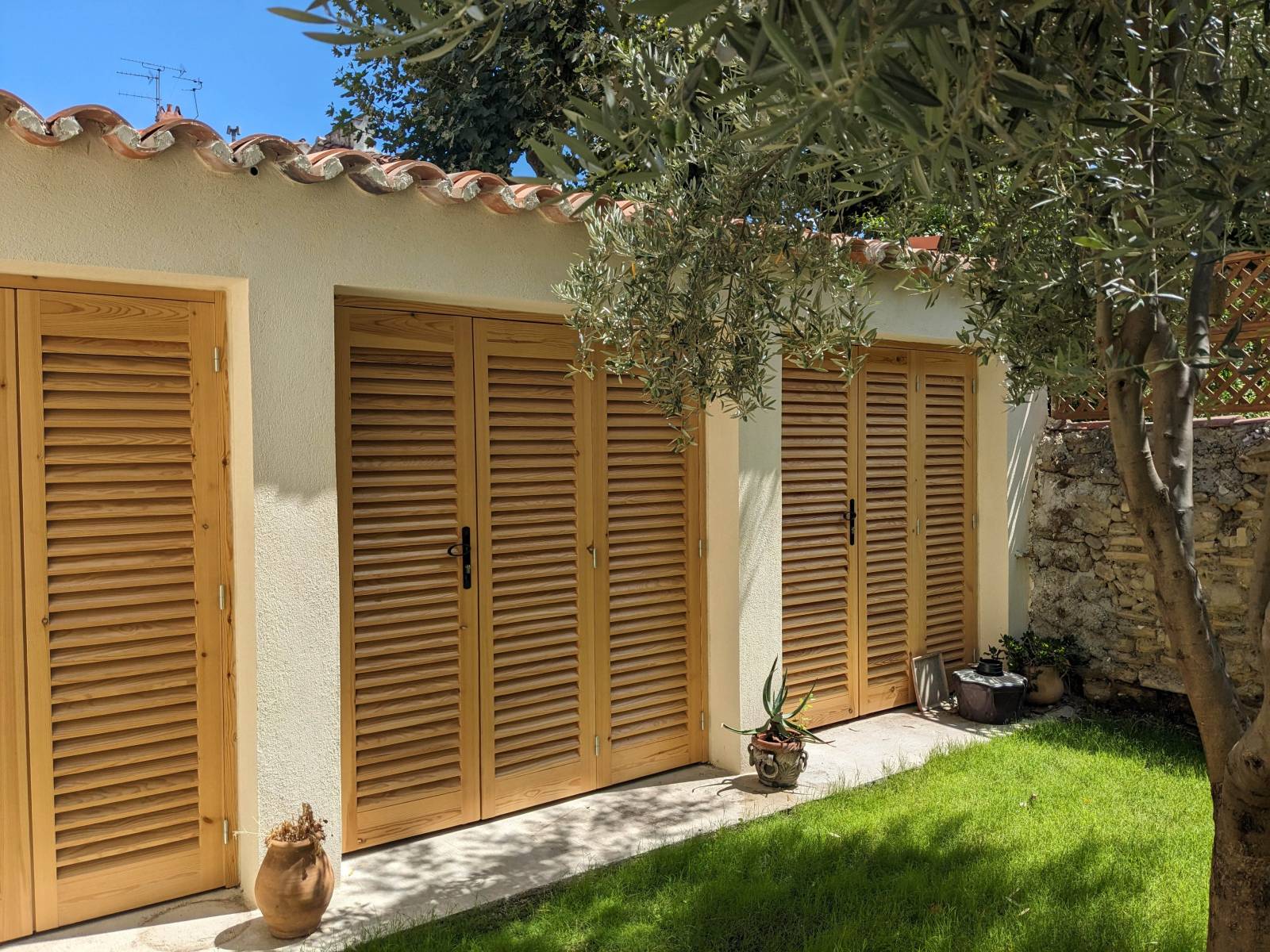 Reconstruction d'un Cabanon de jardin dans le centre ville de Marseille