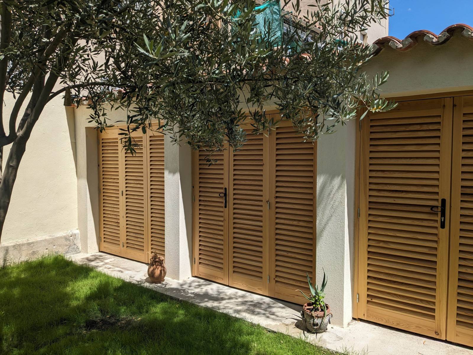 Reconstruction d'un Cabanon de jardin dans le centre ville de Marseille