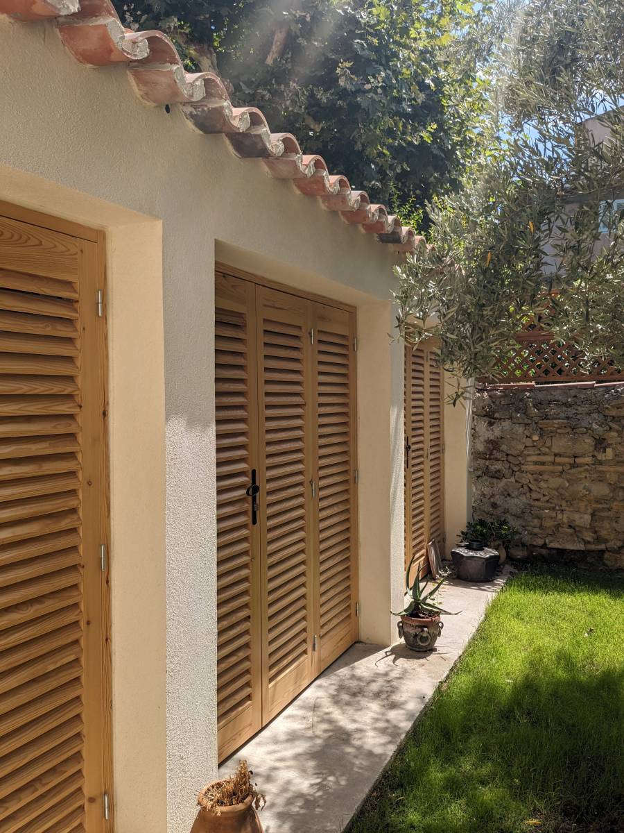 Reconstruction d'un Cabanon de jardin dans le centre ville de Marseille