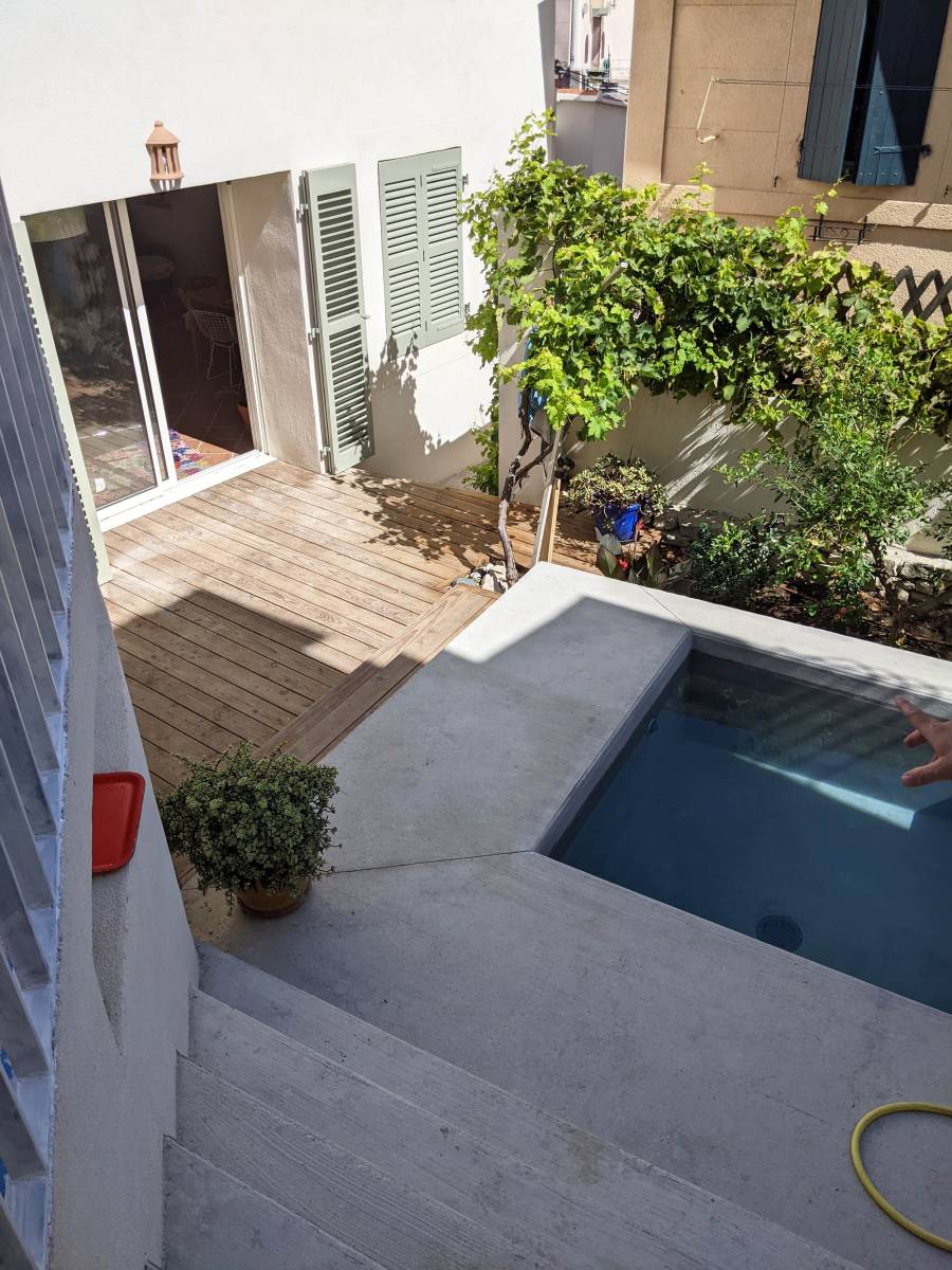 AMÉNAGEMENT D'UNE MAISON DE VILLE AVEC RÉNOVATION DU JARDIN A AIX-EN-PROVENCE