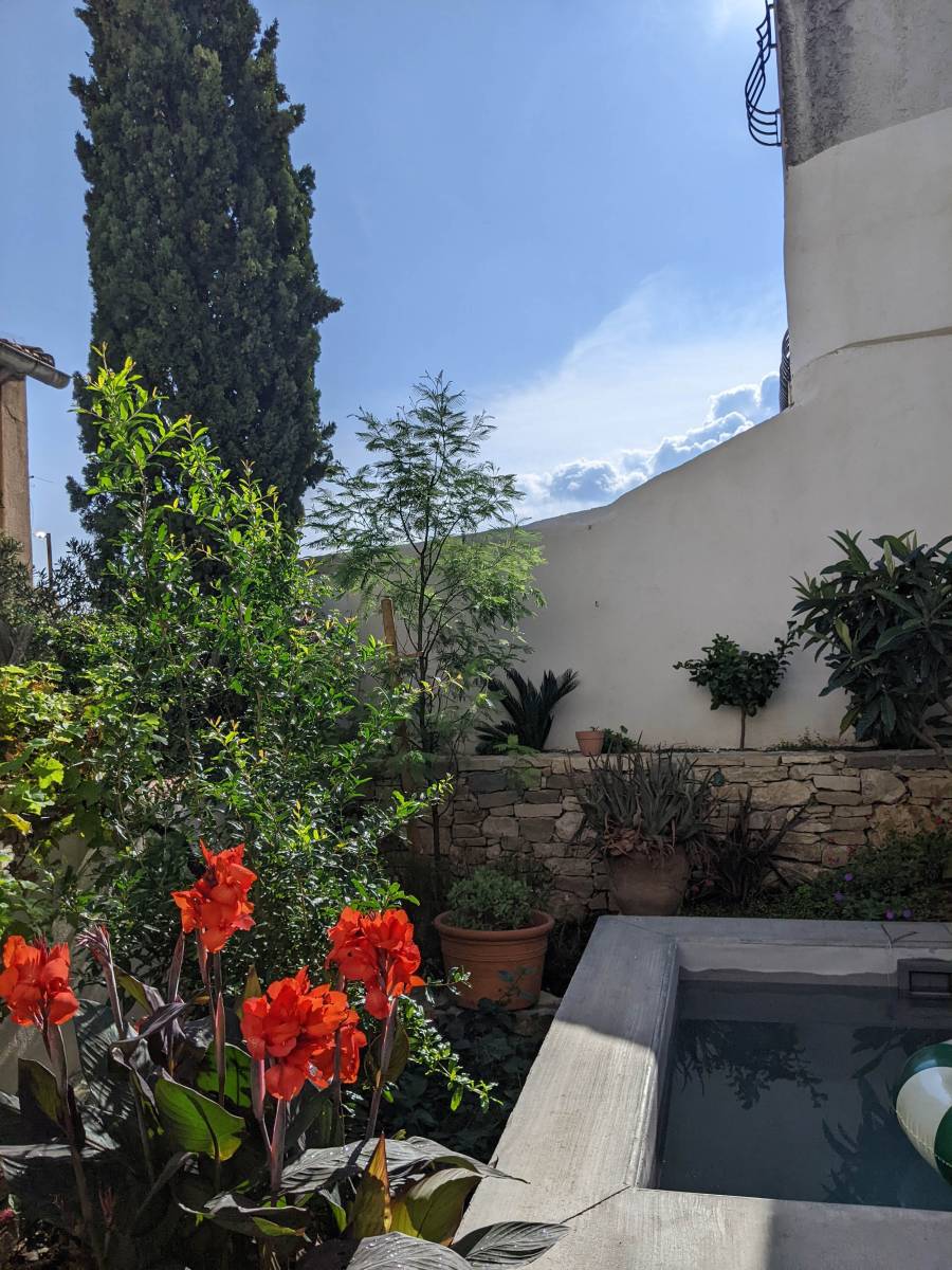 AMÉNAGEMENT D'UNE MAISON DE VILLE AVEC RÉNOVATION DU JARDIN A AIX-EN-PROVENCE