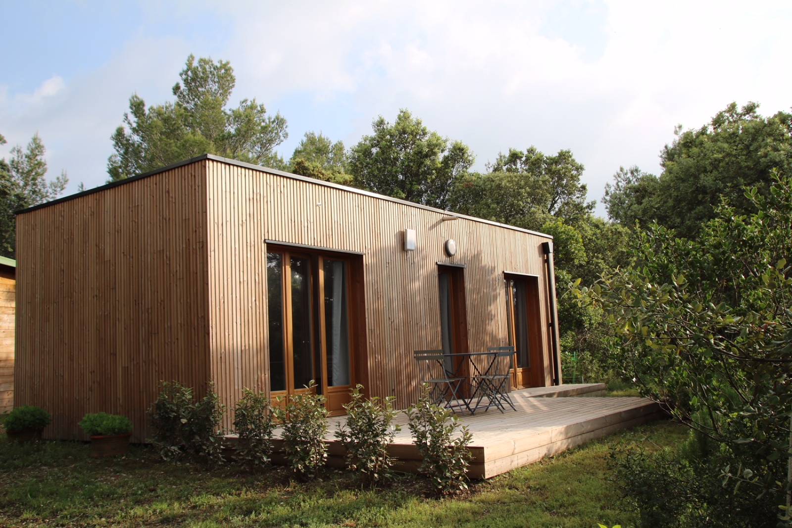 CONSTRUCTION D'UN CABANON DE JARDIN EN BOIS A AIX-EN-PROVENCE