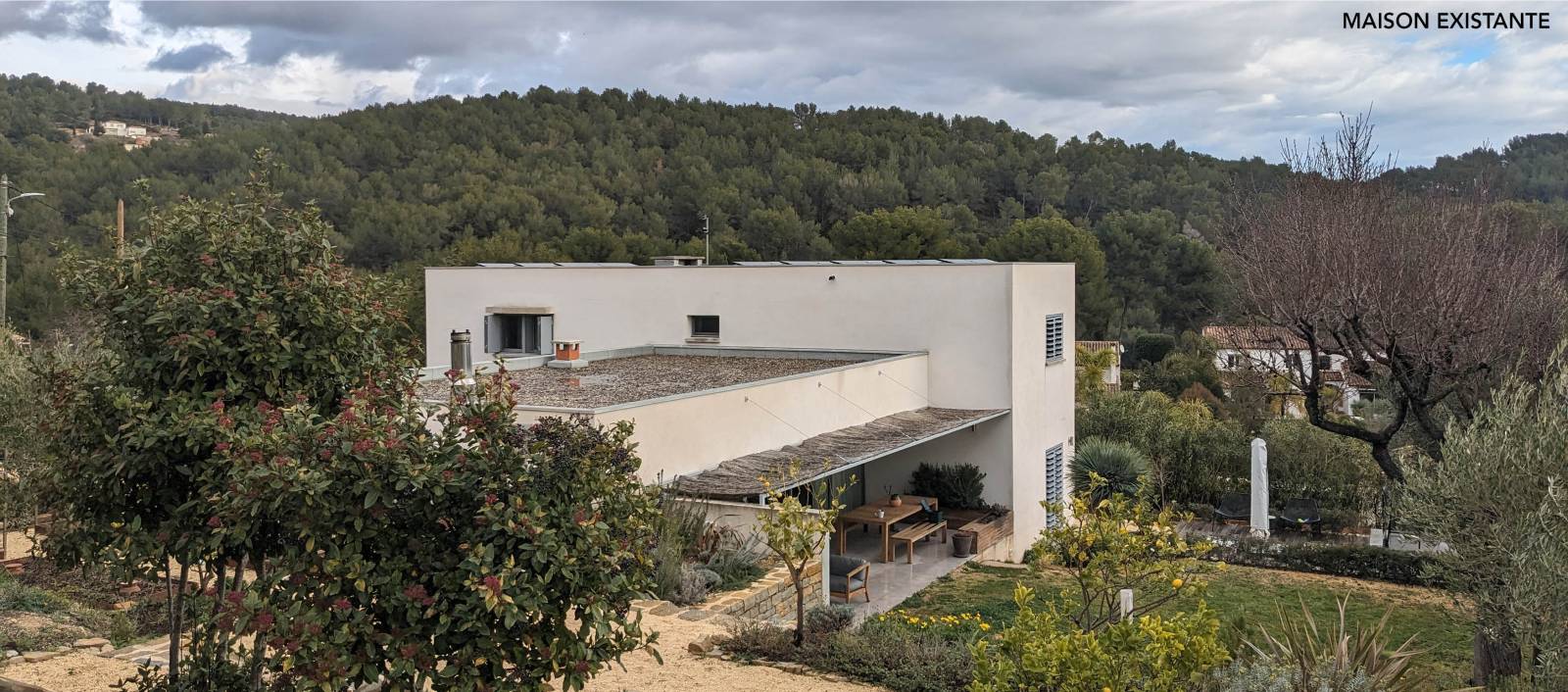 SURÉLÉVATION D'UNE MAISON CONTEMPORAINE À BANDOL