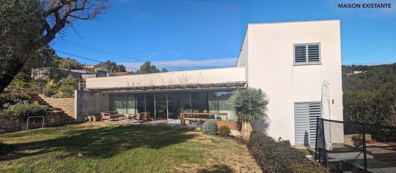 SURÉLÉVATION D'UNE MAISON CONTEMPORAINE À BANDOL