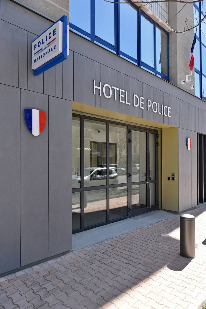 Réhabilitation d'un bâtiment de bureaux en Hôtel de Police