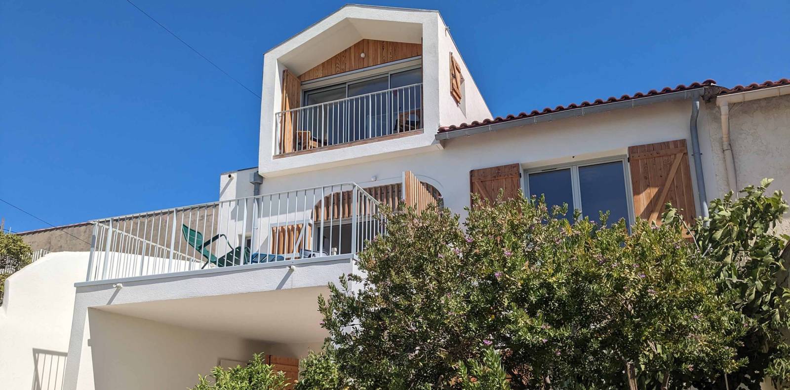 Surélévation extension rénovation d'une maison individuelle à Marseille