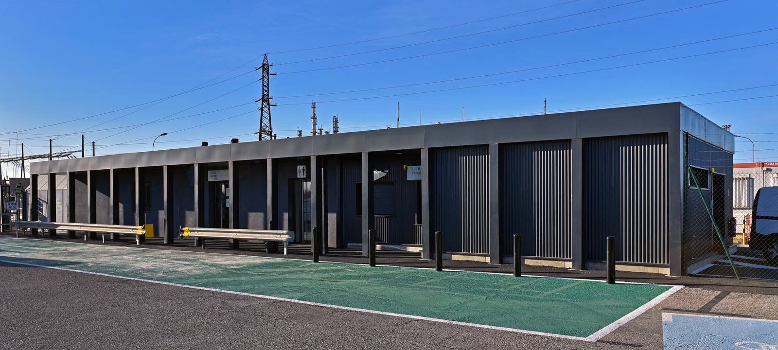 CONSTRUCTION D'UN BÂTIMENT DE STOCKAGE A FOS-SUR-MER