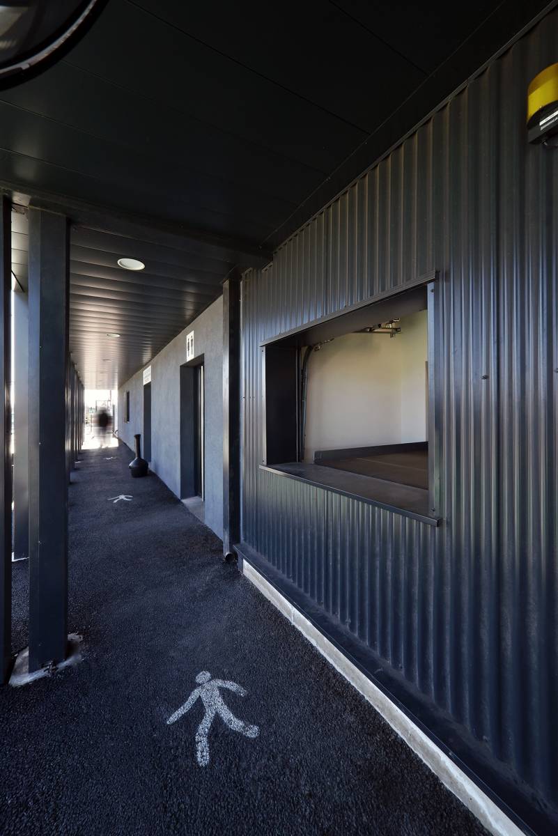 CONSTRUCTION D'UN BÂTIMENT DE STOCKAGE A FOS-SUR-MER