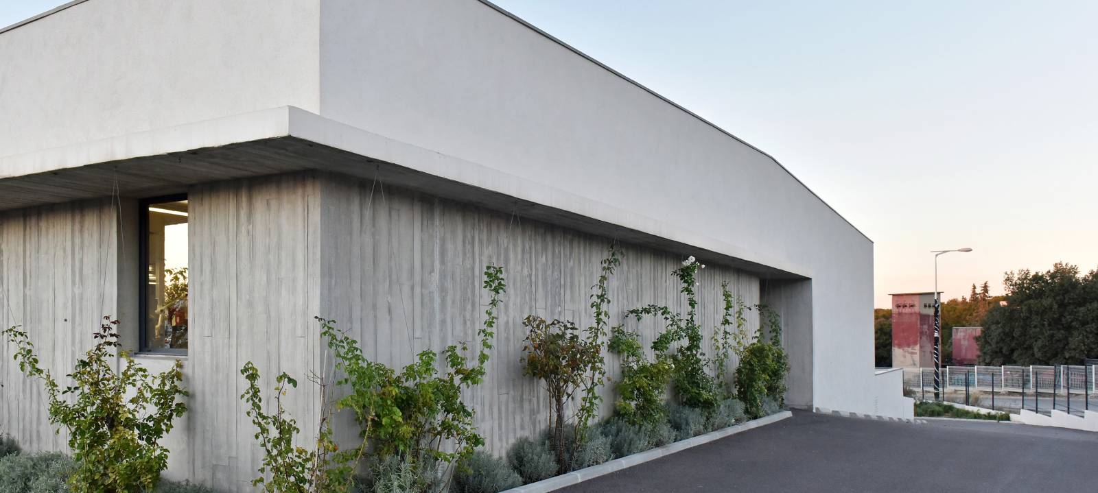 CONSTRUCTION D'UN BÂTIMENT DE BUREAUX ET DE LABORATOIRES À PORT-DE-BOUC