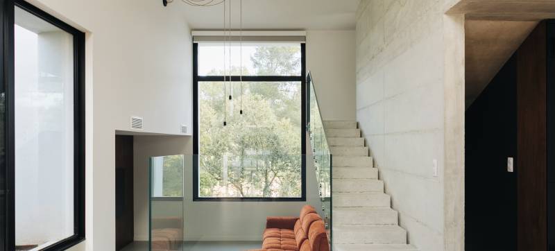 SURÉLÉVATION ET RÉNOVATION D'UNE MAISON À ROQUEFORT LA BÉDOULE