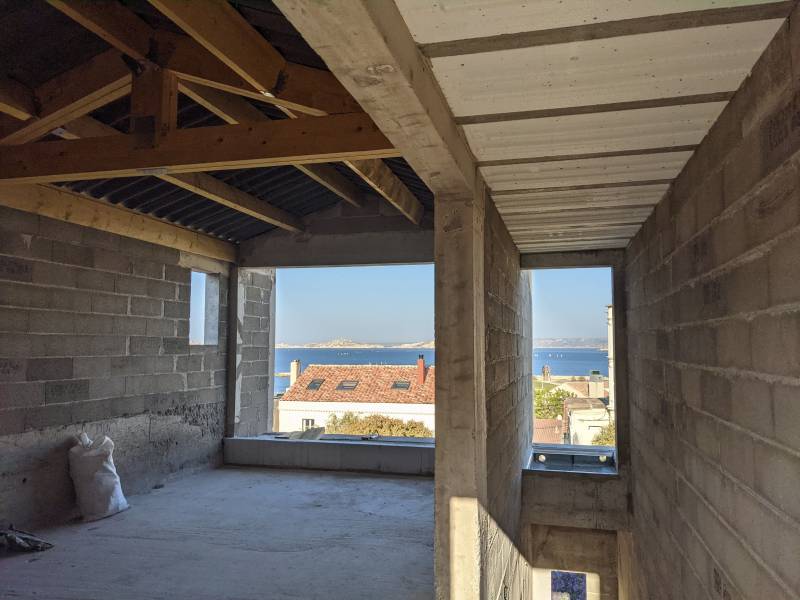 CHANTIER SURELEVATION D'UNE MAISON A LA POINTE ROUGE