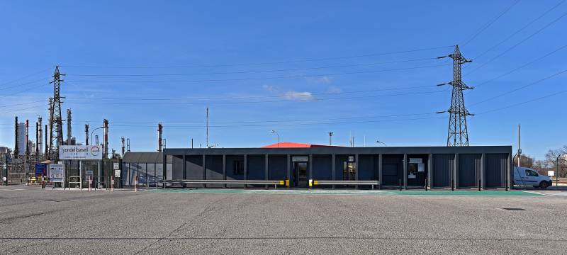 CONSTRUCTION D'UN BÂTIMENT DE STOCKAGE A FOS-SUR-MER