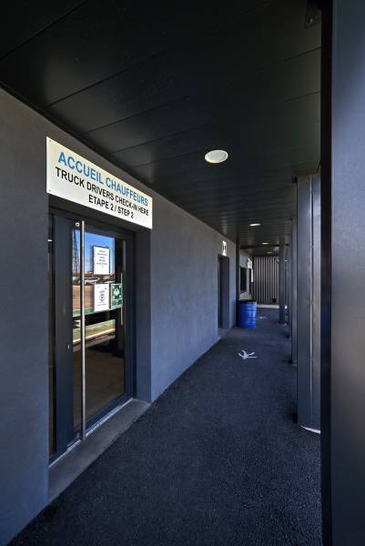 CONSTRUCTION D'UN BÂTIMENT DE STOCKAGE A FOS-SUR-MER