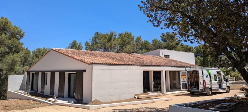 SURÉLÉVATION ET RÉNOVATION D'UNE MAISON À ROQUEFORT LA BÉDOULE